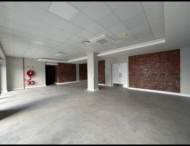 98M² WAREHOUSE TO LET IN PAARDEVLEI